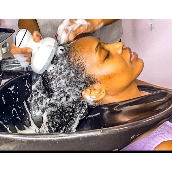 Luxury Shampoo add eucalyptus & lemon grass essential oil.